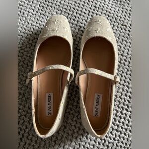 Steve Madden Woven Daisy Flats